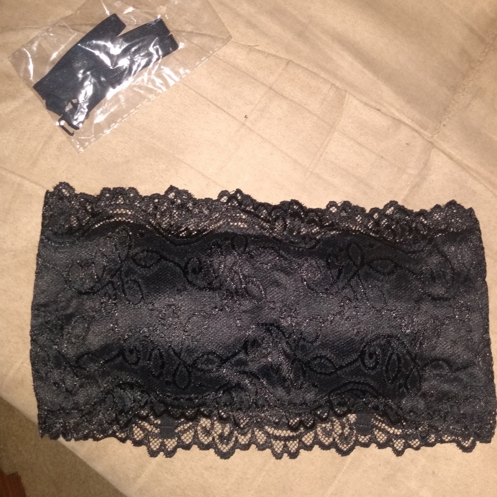 Shein strapless bra (comes with straps) small
